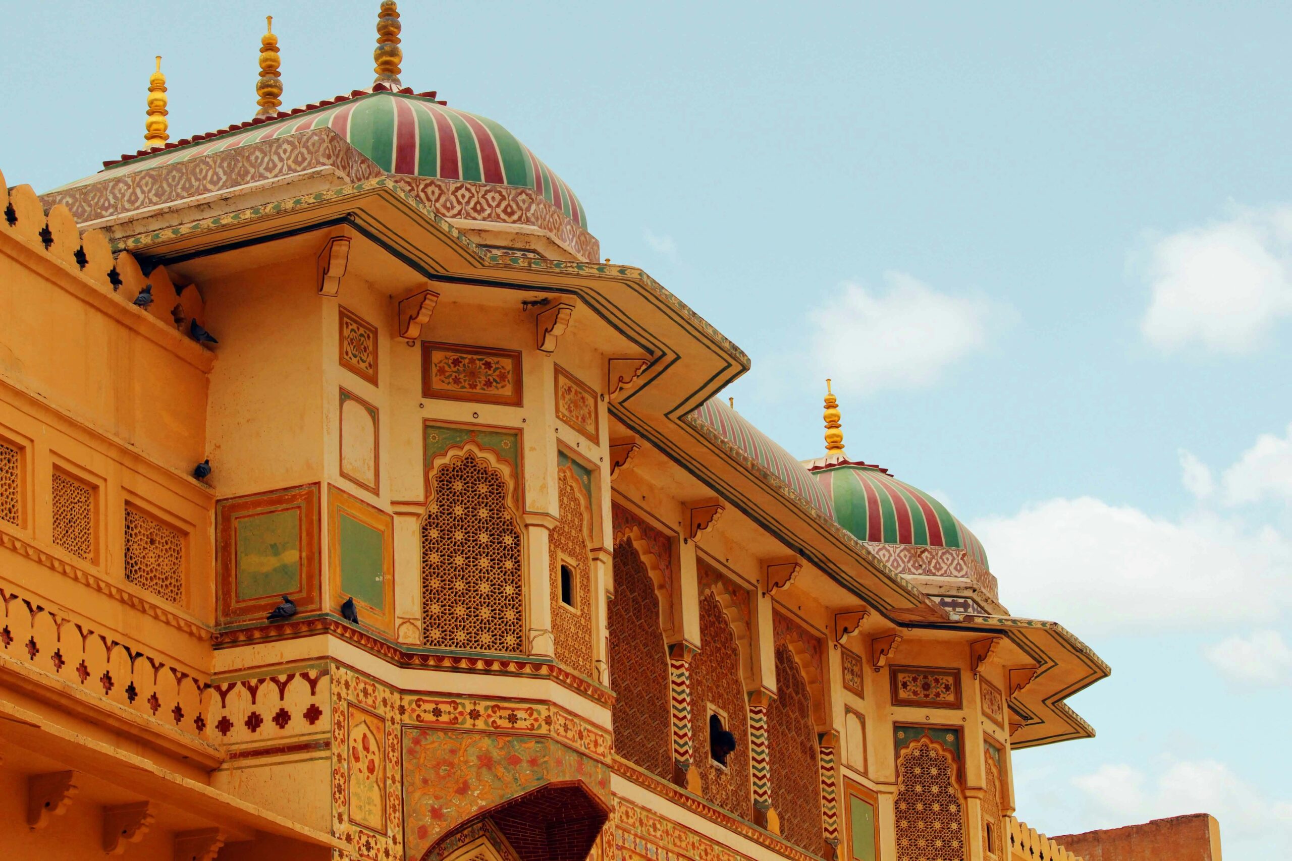 Amber Fort in Jaipur, showcasing BAWA GUEST HOUSE’s Rajasthan Discovery Tour package.